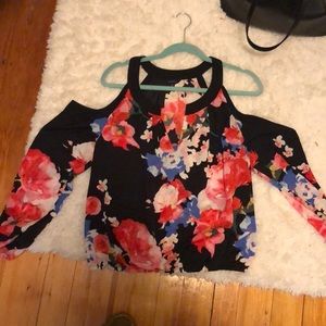 Guess bare shoulder blouse